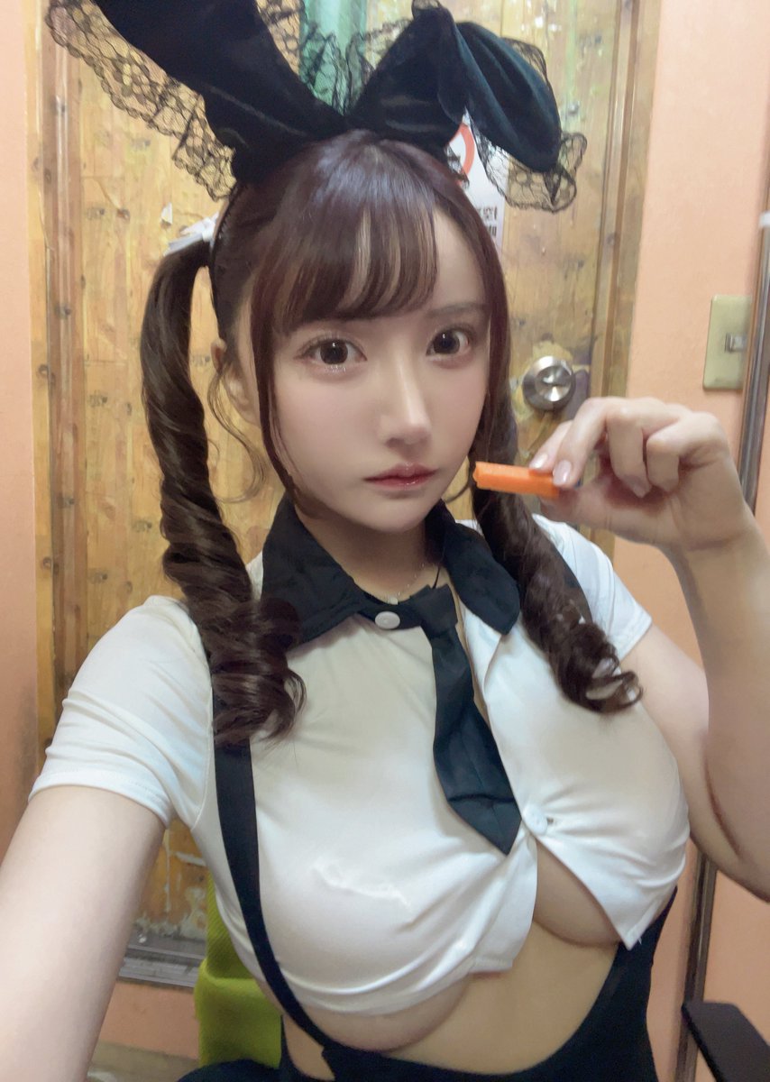 うさぎとにんじん🐰🥕🤍 https://t.co/A91lzz1Dvl