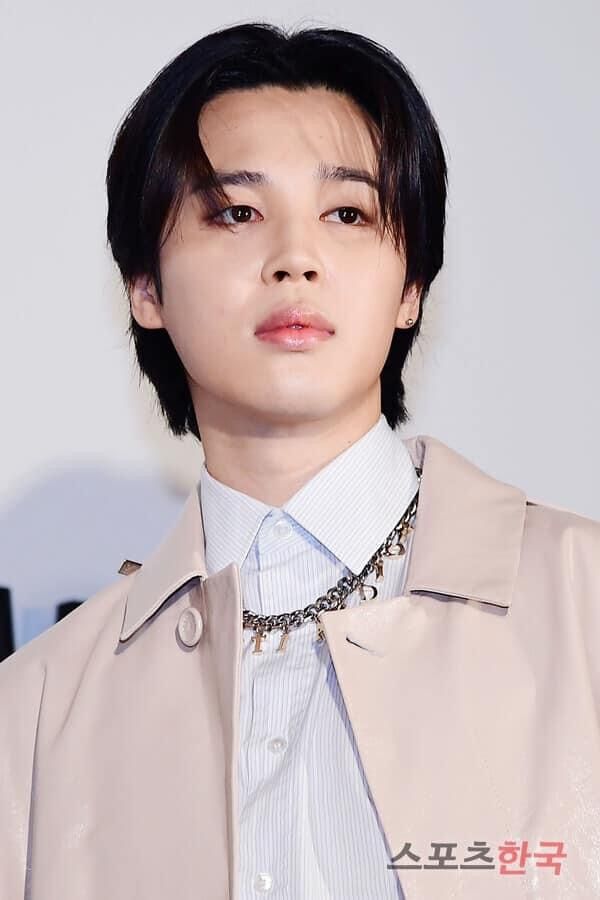 moonchild7_by's tweet photo. آرمی داخل ترندینگ برای عروسک شرکت کنید!!!!
DIOR GLOBAL AMBASSADOR JIMIN
#JIMINxDior #JIMINXPFW  
#JIMINxPFWSS26 https://t.co/BrlBf31d1w