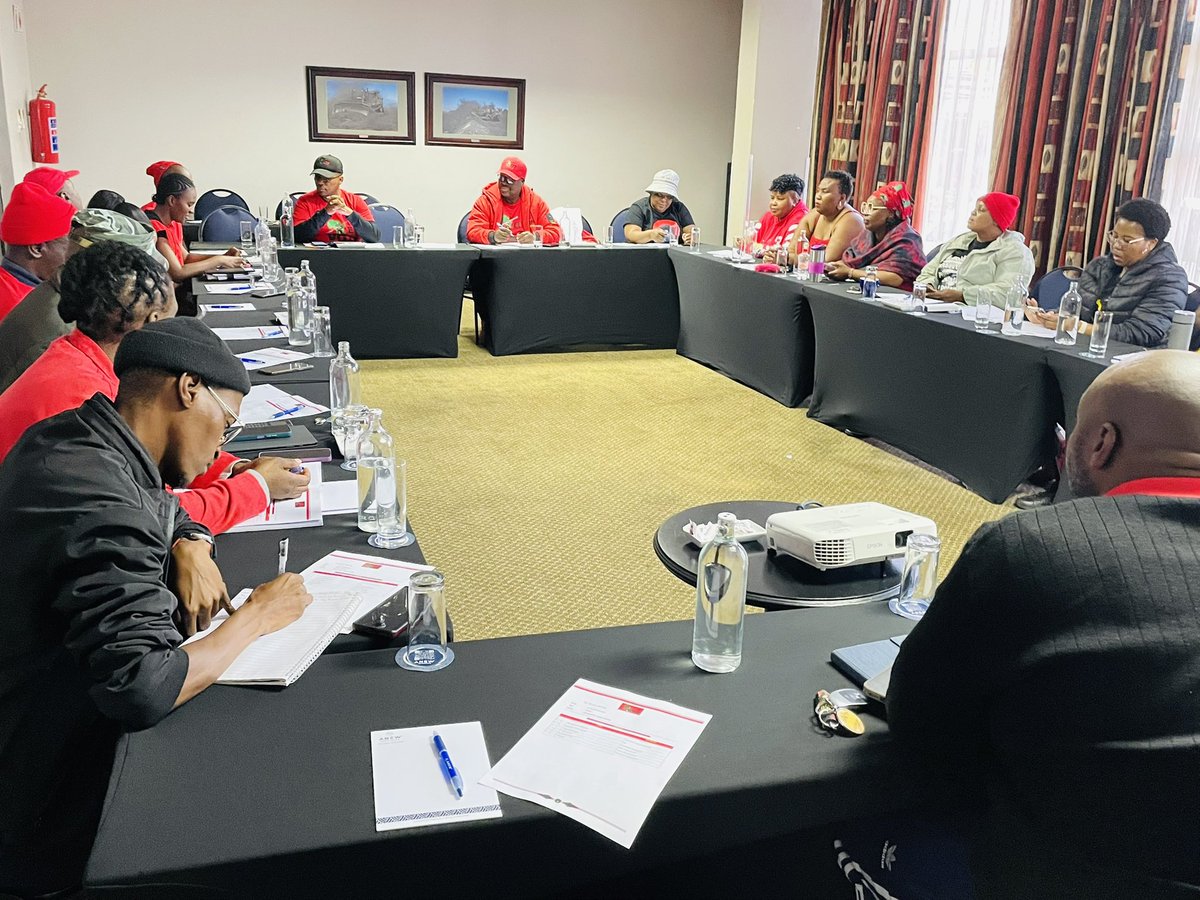 ♦️In Pictures♦️

-The EFF Mpumalanga Special Provincial Command Team (PCT) Meeting currently underway, to reflect on the work of the organisation in the Province, at Anew Hotel Witbank. 

-The EFF belongs to the people and an idea whose time has come can never die!