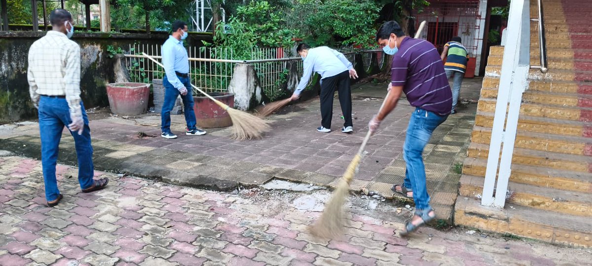 भा.खा.नि.,मंडल कार्यालय,संबलपुर दिनांक 25 सितंबर 2025 को "स्वच्छता ही सेवा" कार्यक्रम 25 के Cleaniness Drive के तहत  संबलपुर रेलवे स्टेशन का सफाई कार्यक्रम का आयोजन किया गया। <a href="/FCI_India/">Food Corporation of India</a> <a href="/EastFci/">FCI, Zonal Office (East)</a> <a href="/FciOdisha/">FCI Odisha</a> #swachhtahisewa2025