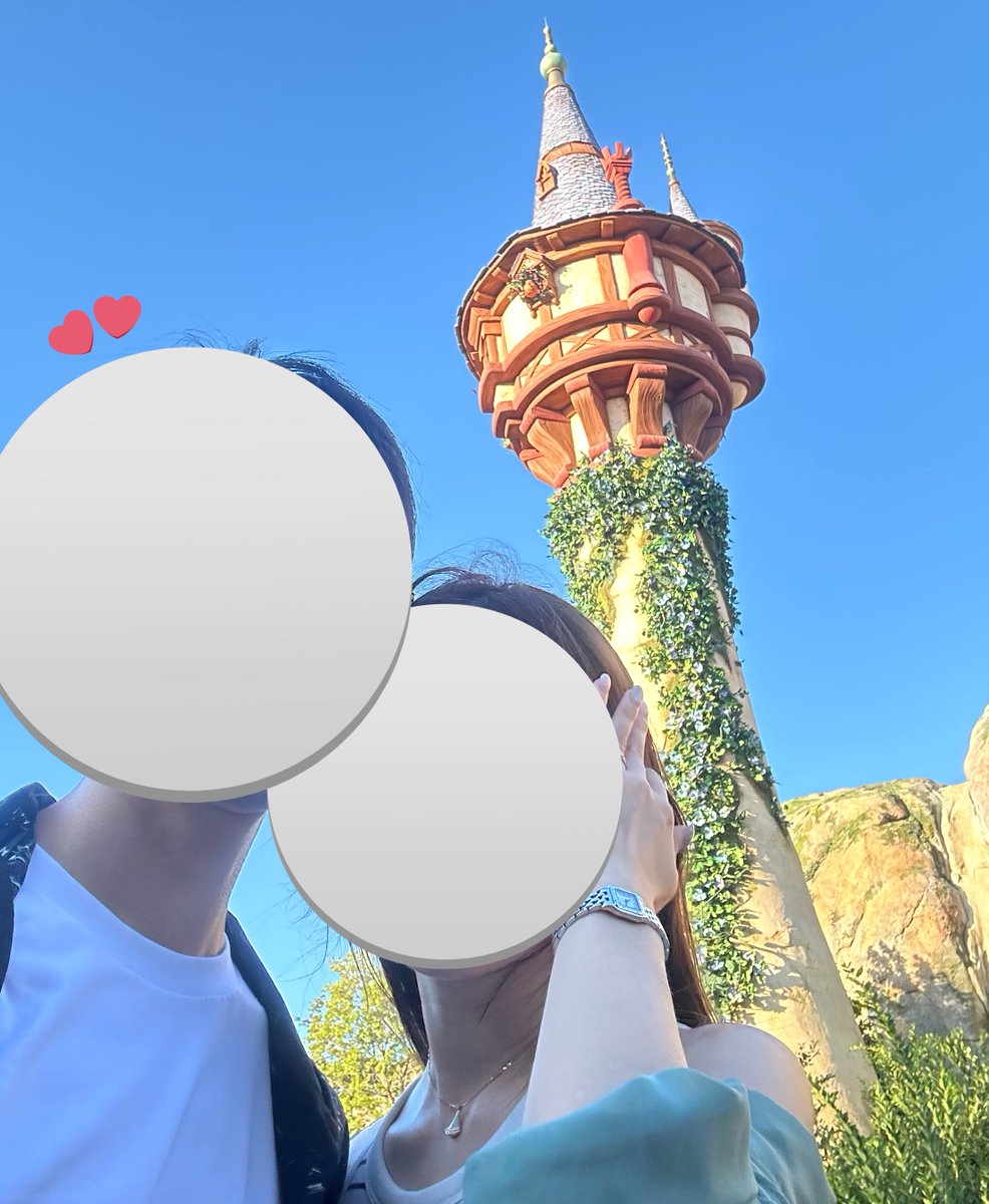 nap_vlog_'s tweet image. 休日の午後15時。「なんかディズニー行きたくない？！」と夫に誘われ、1時間後にはファンタジースプリングスに😳
ディズニーなんて滅多に行かないし、超出不精な私だけど、夫に誘われると楽しくなっちゃう🥹🫶🏼思い立ってすぐ遊べる相棒と結婚できて幸せ☺️