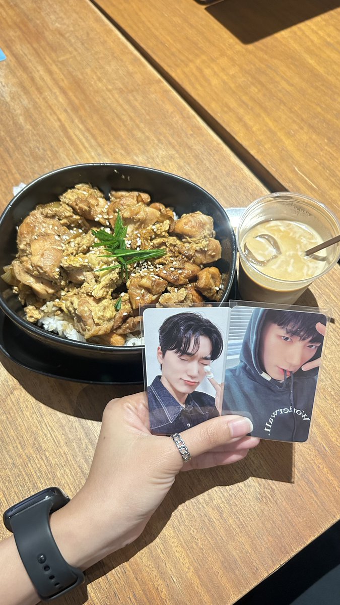ggggjcy__'s tweet photo. Dinner— #JCYmails #CHOISAN https://t.co/vG0kFaQ80E