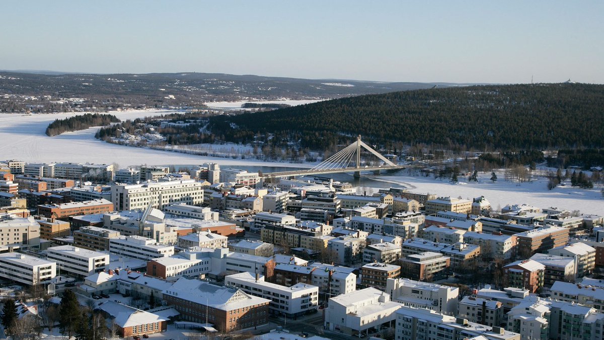 visegrad24's tweet photo. Finland lies at the same latitude as Russian Vorkuta, yet it looks like a modern city, and in winter it resembles a fairy tale.

Meanwhile, Vorkuta looks like an abandoned GULAG, which, in fact, it essentially is.

Russia cannot turn Vorkuta into Finland, but desperately wants to turn Finland into Vorkuta.