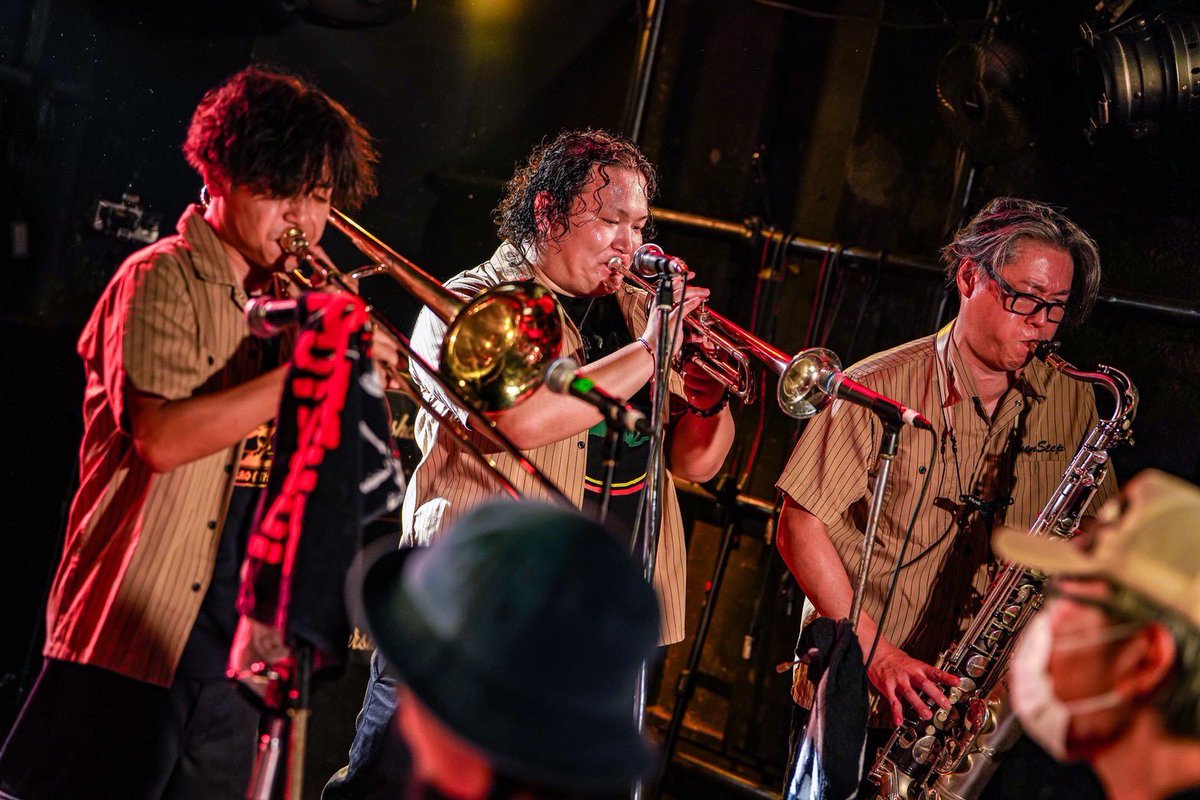 7s_skapunk's tweet photo. 2025.09.28
ANTIKNOCK × SKINHEAD GIRL
"PUNX BLOOD vol.4"
ANTIKNOCK 40th anniversary !!
Big thxxx!!!
@新宿Antikock
photo by @saita_ryouhei
誘ってくれたskinheadgirlに感謝を!
40周年のAntikockに祝福を!
12月にTooMuchTooOldの時にはアンチ集合!
#skinheadgirl
#antikock
#40周年
#tmto https://t.co/uetXJGFZ2y