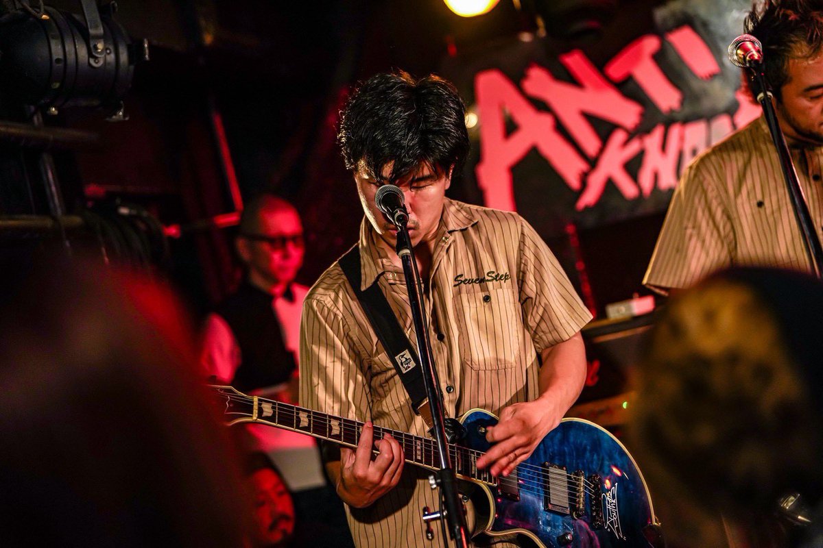 7s_skapunk's tweet photo. 2025.09.28
ANTIKNOCK × SKINHEAD GIRL
"PUNX BLOOD vol.4"
ANTIKNOCK 40th anniversary !!
Big thxxx!!!
@新宿Antikock
photo by @saita_ryouhei
誘ってくれたskinheadgirlに感謝を!
40周年のAntikockに祝福を!
12月にTooMuchTooOldの時にはアンチ集合!
#skinheadgirl
#antikock
#40周年
#tmto https://t.co/uetXJGFZ2y