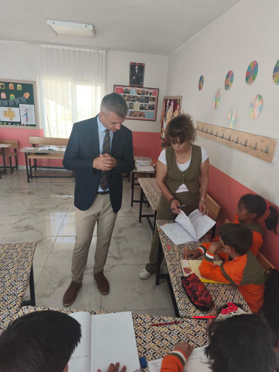 Arguvan_mem's tweet photo. İlçe Milli Eğitim Müdürümüz Sn. Özhan AKPINAR ve Şube Müdürlerimiz Parçikan İlkokulumuzu ziyaret ederek öğrenci ve öğretmenlerle sınıf içi etkinliklere katıldılar.
@MalatyaMem
@ozhanak https://t.co/O7m4lrAltB