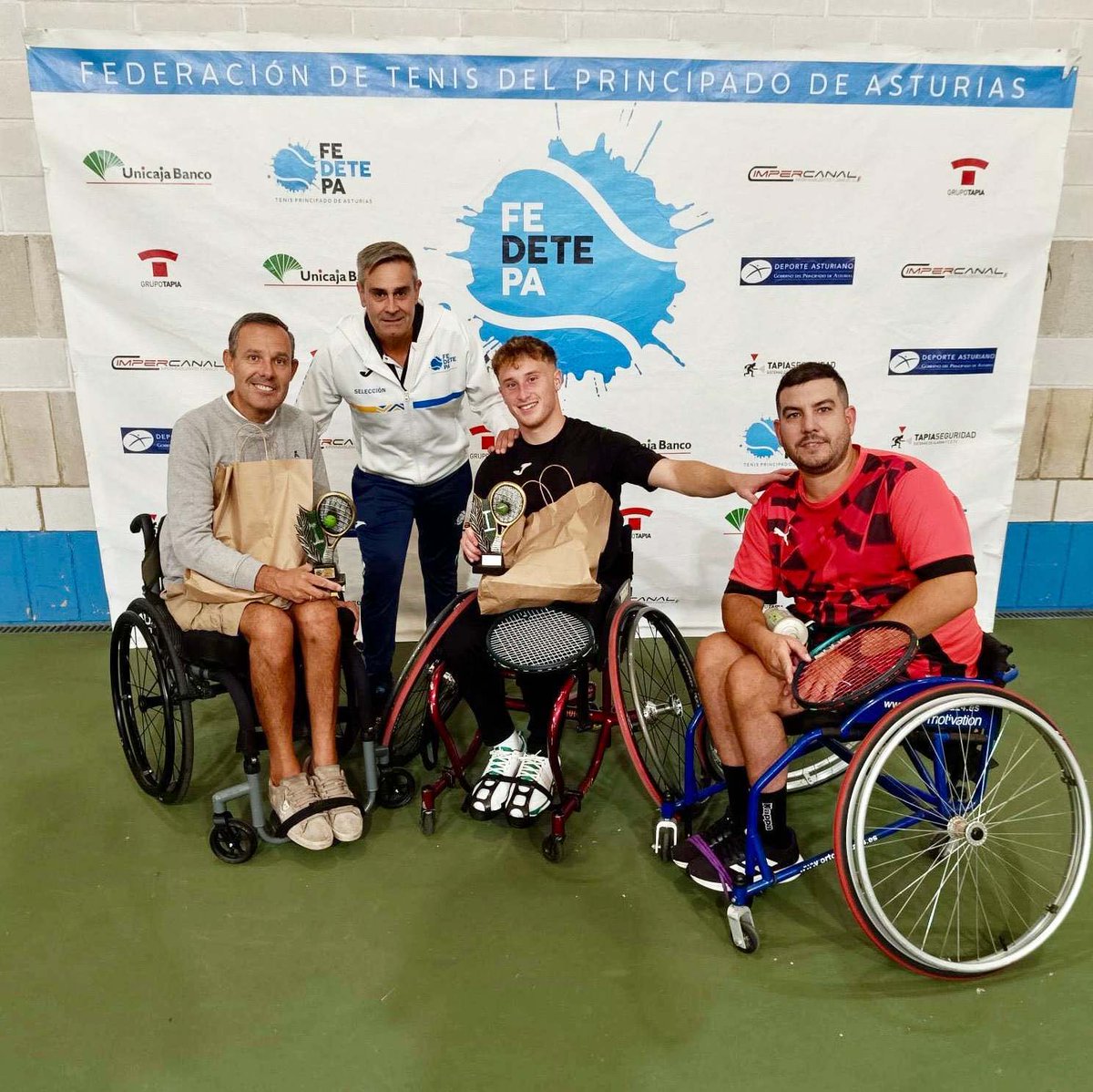 Cpto. de Asturias de Tenis en SR
1º - Jesús Torres 
2º - Julen Álvarez
3º - Juan D. Alonso
Formarán la selección Asturiana que participará este fin de semana en Miranda De Ebro en el Cpto. de España de Comunidades
#ClubTenisOlivaresOviedo  || #Fedetepa  || #DeporteAsturiano ||
