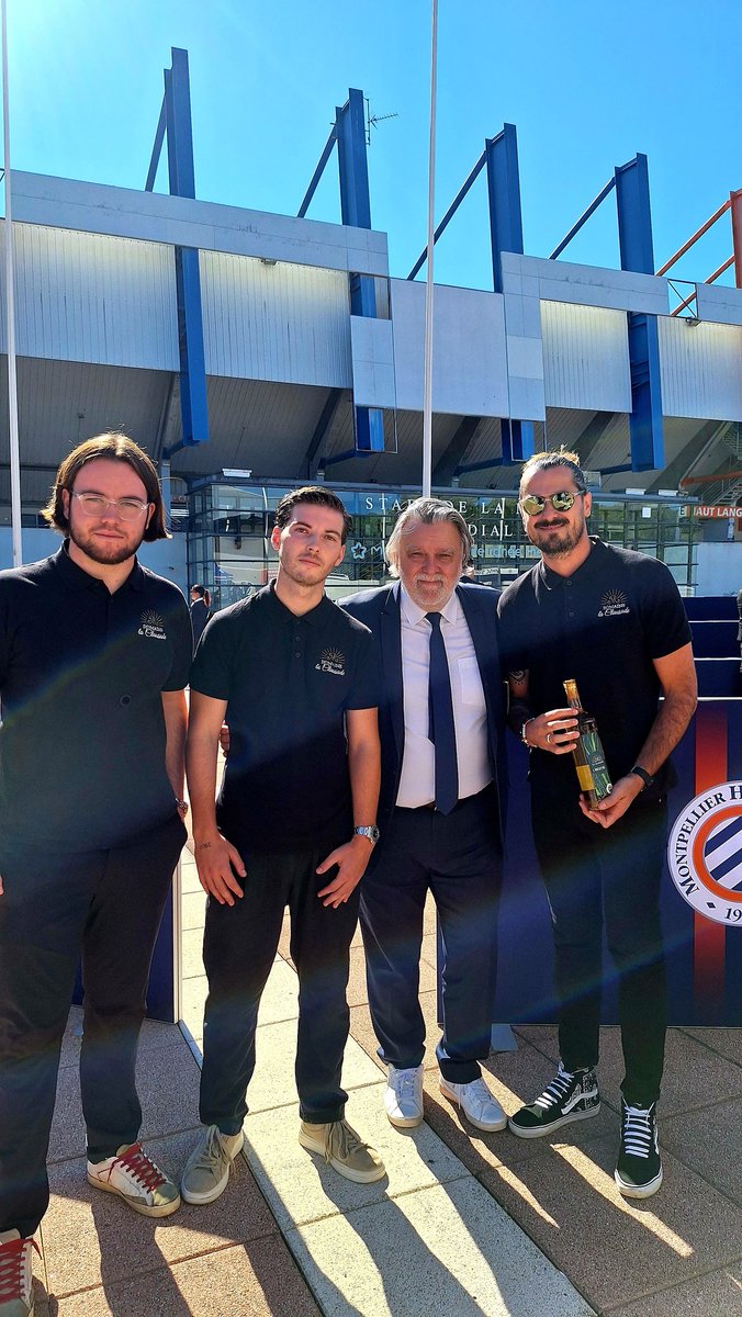 Presque sur la "Photo Officielle" saison 2025/2026🧡🍷 <a href="/MontpellierHSC/">MHSC</a>