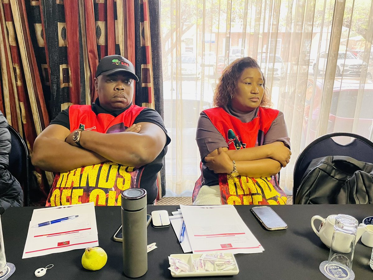 ♦️In Pictures♦️

Members of Central Command Team, Commissar Banzi Dambuza and Commissar Nkagisang Leeuw at the special PCT Meeting held in Anew Hotel Witbank. 

-The meeting was about receiving PDC reports of public representatives.