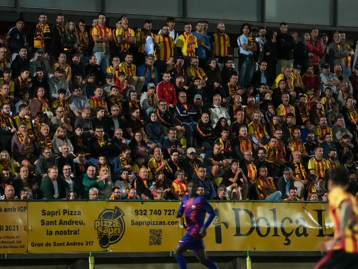 rfef_293483's tweet photo. ⭐ 𝐀𝐒𝐈𝐒𝐓𝐄𝐍𝐂𝐈𝐀, 𝐉𝐨𝐫𝐧𝐚𝐝𝐚 𝟒 🏟️

📍Mayores asistencias.

9️⃣0️⃣0️⃣0️⃣ "Nuevo Colombino"
7️⃣4️⃣9️⃣1️⃣ "Chapín"
5️⃣4️⃣7️⃣6️⃣ "La Victoria"
5️⃣0️⃣4️⃣7️⃣ "Narcís Sala"
2️⃣5️⃣0️⃣0️⃣ "El Val"
2️⃣5️⃣0️⃣0️⃣ "Las Llanas"
2️⃣3️⃣0️⃣6️⃣ "Los Pajaritos"
1️⃣8️⃣0️⃣0️⃣ "El Rubial"
1️⃣6️⃣1️⃣0️⃣ "Las Pistas"

#2RFEF https://t.co/DMQhYRQfZu