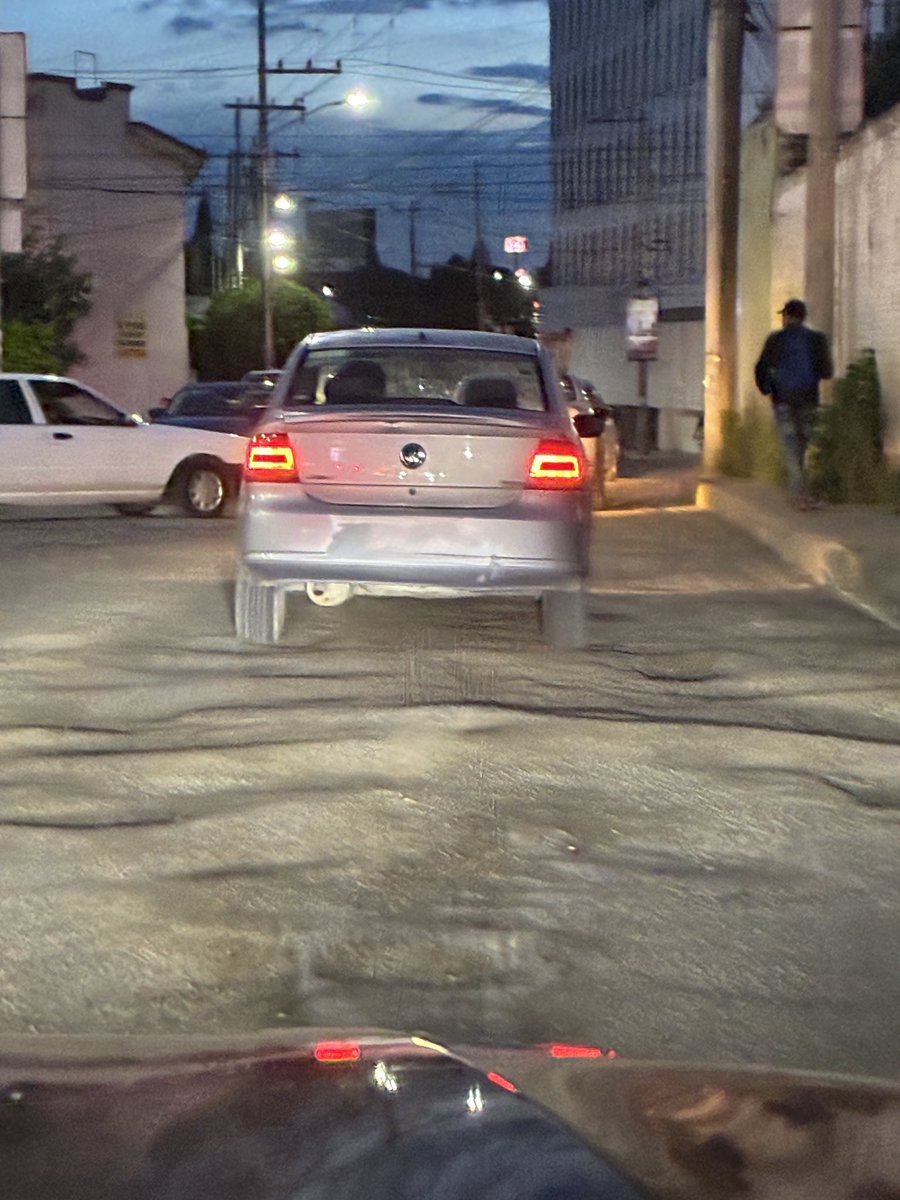 iligabi's tweet photo. @JCarlos_Valerio si pudiera ayudarnos para reparar calle prolongación de la 6 norte entre 38 oriente  y camino a Ocotlán, @TonantzinFdz @GobiernoCholula de verdad que nuestros vehículos están siendo dañados lleva años esta situación, gracias, dejo evidencia https://t.co/LksvFiyv9m