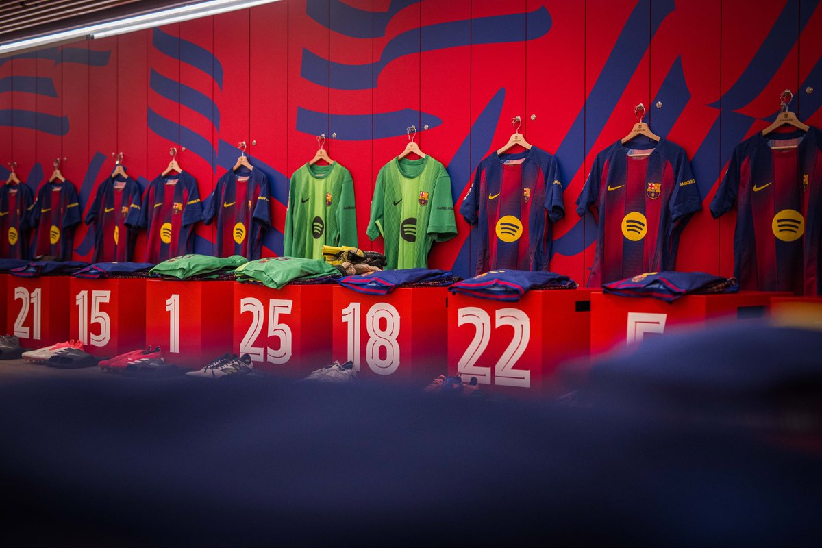 carpetasFCB's tweet photo. 📁 El FC Barcelona subastará las camisetas de su partido de Champions League contra el PSG a través del programa Blaugrana Bracelets, para apoyar a la Fundación Xana y ayudar a niños con enfermedades graves. https://t.co/4dHDk3dJ83