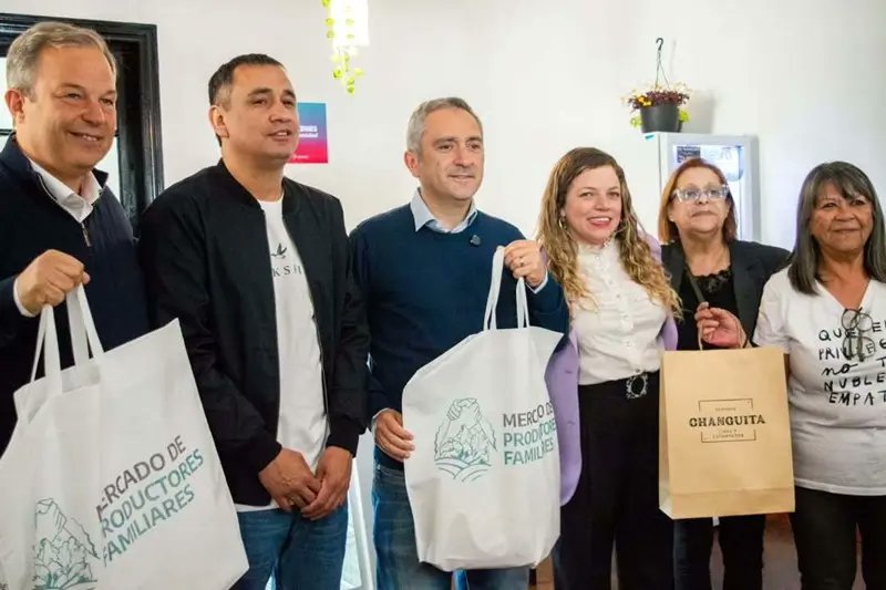 🥕🥖 FUNCAT inauguró un local de #AlimentosCooperativos 🛒

El «Almacén de la Comunidad Almirante Brown», donde podrán adquirir alimentos de primera calidad, directo de productores locales 🤝💚

➕en ansol.com.ar/funcat-aliment…

#Cooperativas #ConsumoResponsable #Territorio