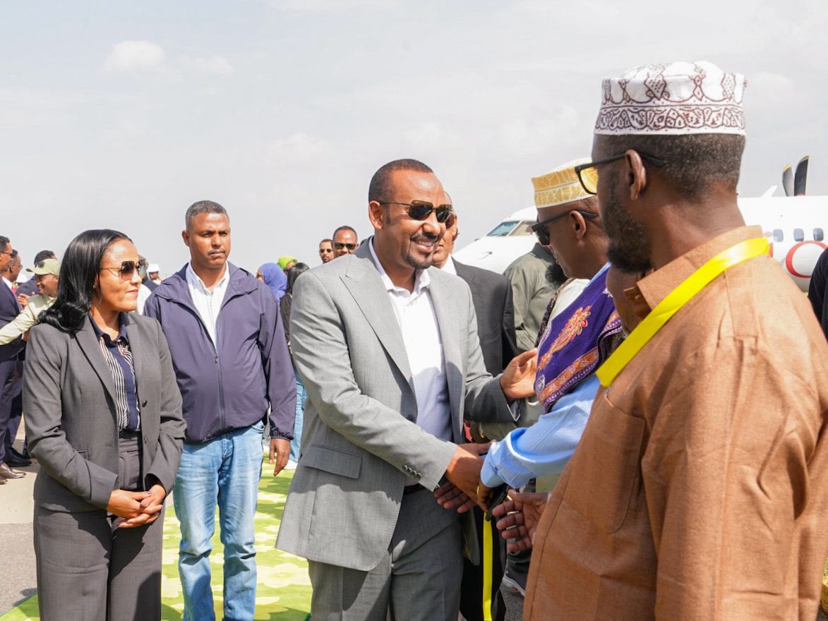 PMEthiopia's tweet photo. Prime Minister Abiy Ahmed and First Lady Zinash Tayachew, together with Deputy Prime Ministers Temesgen Tiruneh and Adam Farah, arrived in Jigjiga City accompanied by a high-level delegation. During their visit, they will review and assess various development projects currently underway in the region.

#PMOEthiopia