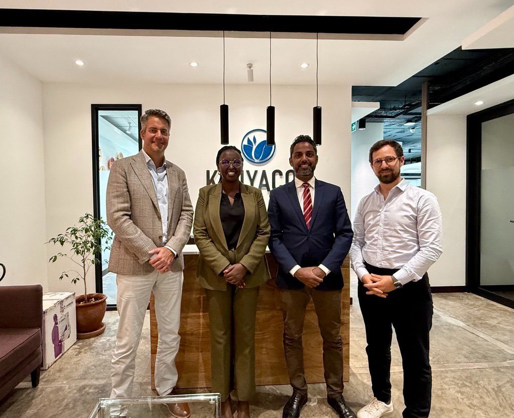 SwissEmbassyKE's tweet photo. A ☕ on #InternationalCoffeeDay with  Heads of Africa and of Sustainability of 🇨🇭Sucafina, one of the 🌍 leading coffee exporter &amp; trader, to learn more about ☕️business and their sustainability initiatives. Strong footprint in 🇰🇪 🇺🇬 🇷🇼 &amp; region, cooperating with 200,000+ farmers https://t.co/5iKXUV32T7