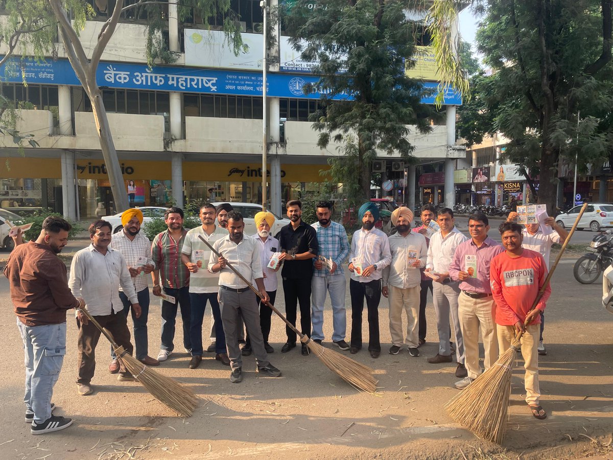 Under Swachhta Hi Sewa 2025 campaign of CBIC being observed from 17.09.2025 to 02.10.2025 with the theme ‘Swachhotsav’, volunteers undertook cleanliness drive and distributed Flyers to spread awareness among public regarding Swachhta  on 01.10.2025
<a href="/cgstchdzone/">CGST Chandigarh Zone</a>
<a href="/cbic_india/">CBIC</a>
