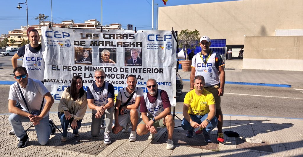 Cepoliciamalaga's tweet photo. Agradecemos a @ppvelezmalaga su apoyo al #TourCEP hoy en #VelezMalaga 👏
Gracias también a @AvatelTelecom y @AxarquiaPlus 👇 https://t.co/Zddck4yGy2
Seguiremos denunciando el MALTRATO de #MarlaskaDimision a sus @policia 🚔
Sólo @cep_cepolicia ningún otro Sindicato,apoyando 😃 https://t.co/W0igdWPb2U
