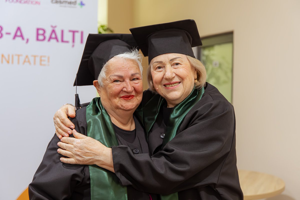 UNFPAMoldova's tweet photo. From lifelong learning at the University of #3rdAge to engagement in #ActiveAgeingClubs & Social Cohesion programs w/ youth, @UNFPA promotes the rights of older persons at every level, tapping into their potential for a resilient society.
🎉Happy International Older Persons Day! https://t.co/3nveVSG3NI
