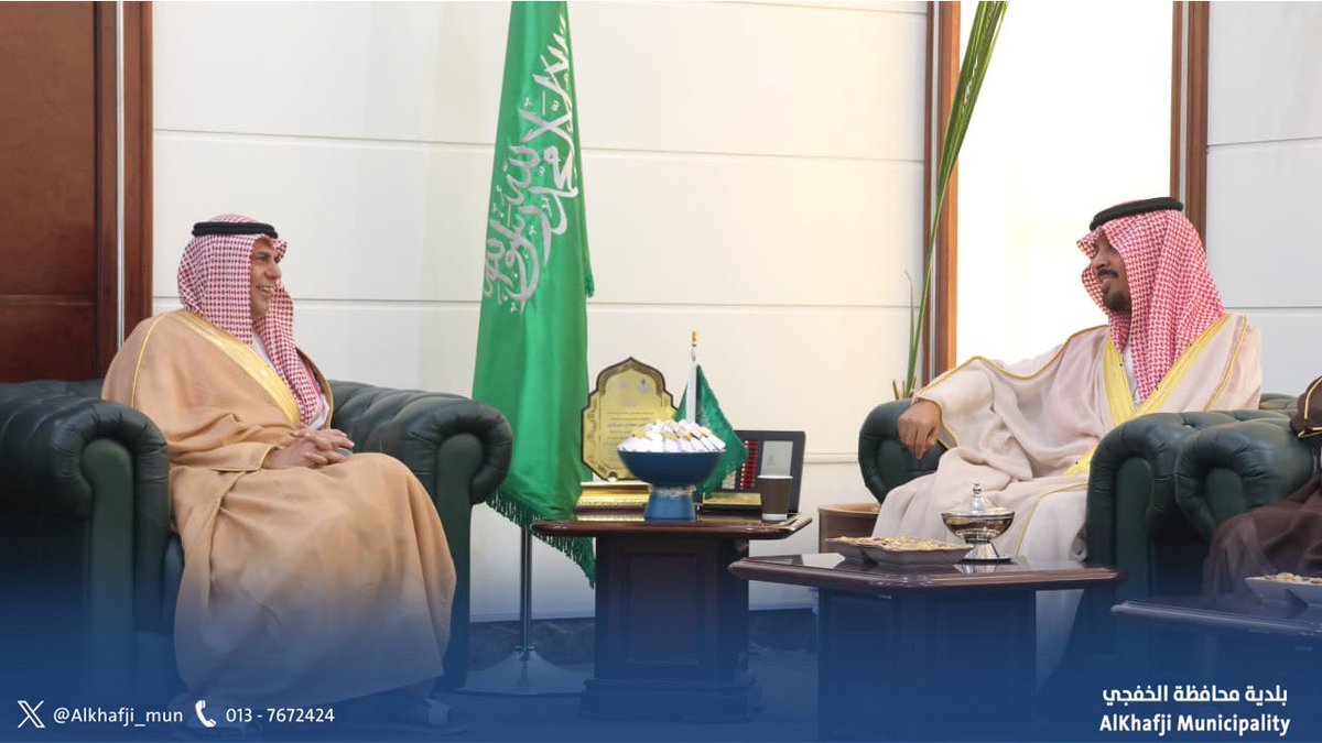Alkhafji_mun's tweet image. قام سعادة د. عبد الملك بن سليمان التويجري رئيس مجلس الجمعيات التعاونية صباح اليوم ١ اكتوبر ٢٠٢٥ بزيارة لبلدية الخفجي يرافقه أعضاء مجلس الإدارة : أ. عبد الله بن مهدي الشمري، نائب رئيس المجلس، د. يحيى بن عبدالعزيز الحقيل، عضو المجلس، مستشار معالي وزير البلديات والإسكان،