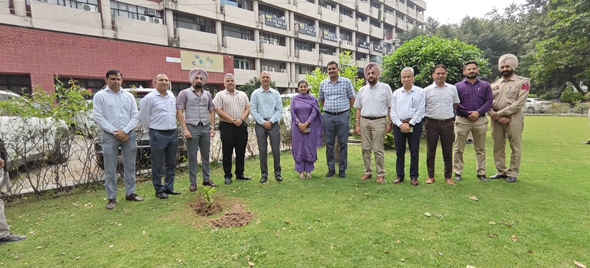 Sh. Jagreeti Sen Negi, Chief Commissioner, CGST Chandigarh Zone &amp; Sh. Manish Saxena, Principal Commissioner, CGST Chandigarh planted saplings on 01.10.2025 under Swachhta Hi Sewa 2025 campaign <a href="/cgstchdzone/">CGST Chandigarh Zone</a>1
@cgstchdzone
<a href="/cbic_india/">CBIC</a>