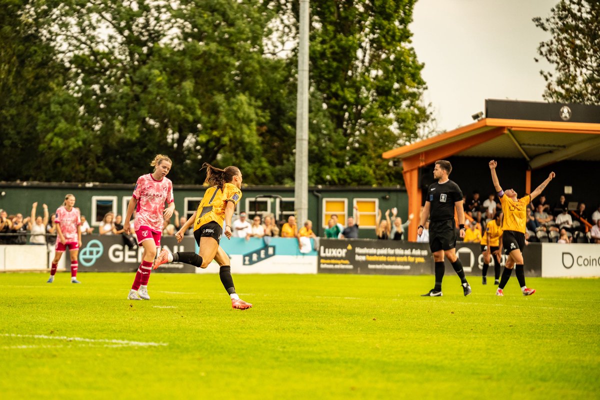 issy bryant tweet media