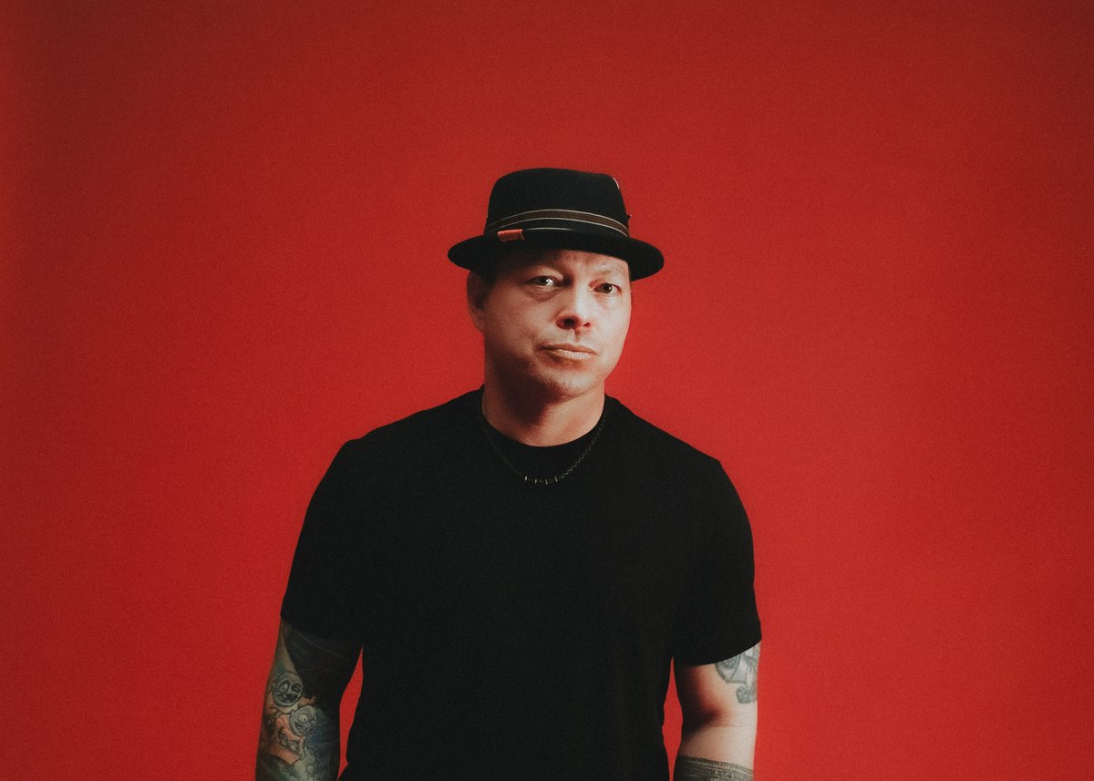 Mi'gmaq rapper <a href="/Q0523/">Q052</a>  dropped 'Loud Sunday' – boom bap raising awareness on senseless wars. Fresh from Musique Nomade, in preparation for the upcoming ‘Thunder Child’

Stream and get more details here: afrotrax.com/q052s-loud-sun…