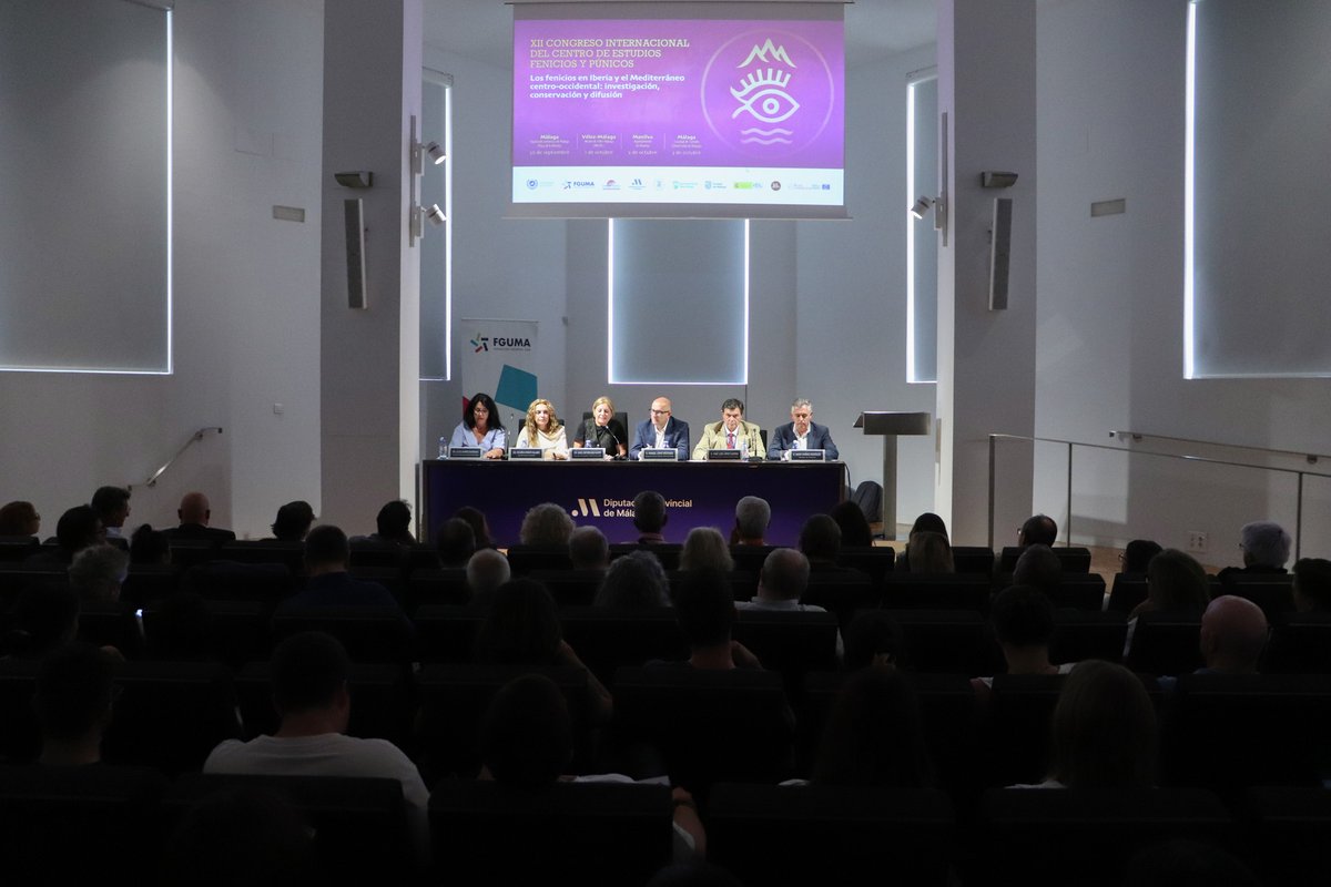 fguma's tweet photo. 📸 Os compartimos algunas imágenes de la inauguración ayer en @diputacionMLG del Congreso internacional sobre arqueología fenicia, organizado por la @infouma y la #FGUMA junto a @Manilvaprensa y @AytoVLZ 👏¡Lleno absoluto!
https://t.co/wjpzjoJiK9 https://t.co/vn6KMlZROe