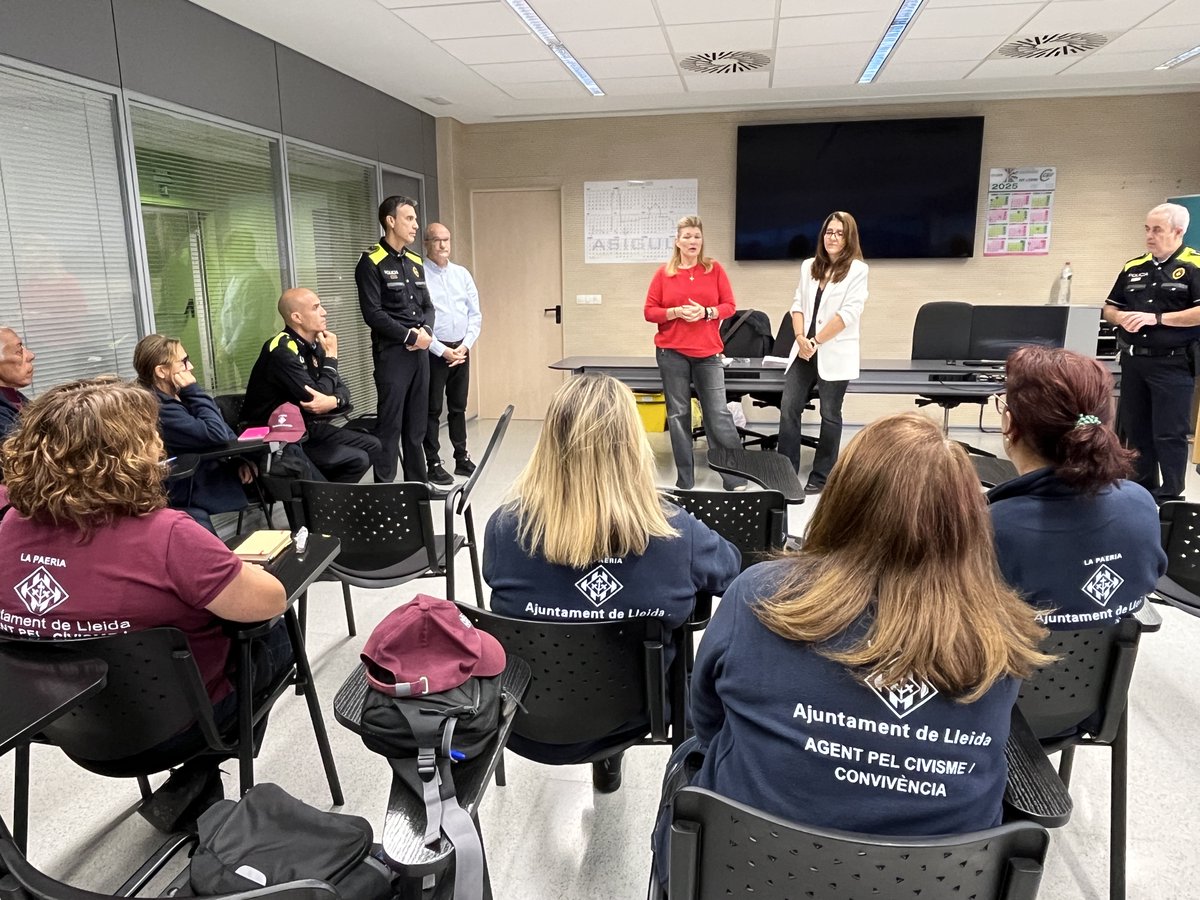 ▶️Formació per a agents cívics per actuar davant l’abandonament d’escombraries fora dels contenidors

➡️Inspeccionaran les bosses per identificar els infractors i poder denunciar aquests actes incívics, que comporten sancions d’entre 400 i 3.000 €

+info👉🏽paeria.cat/ca/actualitat/…