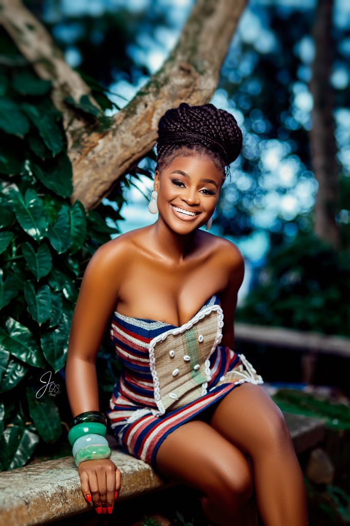 JanetJattu's tweet photo. The Kailahun Country Cloth: Wrapped in Heritage 
More than fabric it’s Sierra Leone’s story, woven thread by thread. From coronations to everyday pride, this handwoven treasure reminds us: our roots are our crown.
#misskailahun 
#Kailahun #CountryCloth #Heritage #SierraLeone https://t.co/dtbd6nsgKO