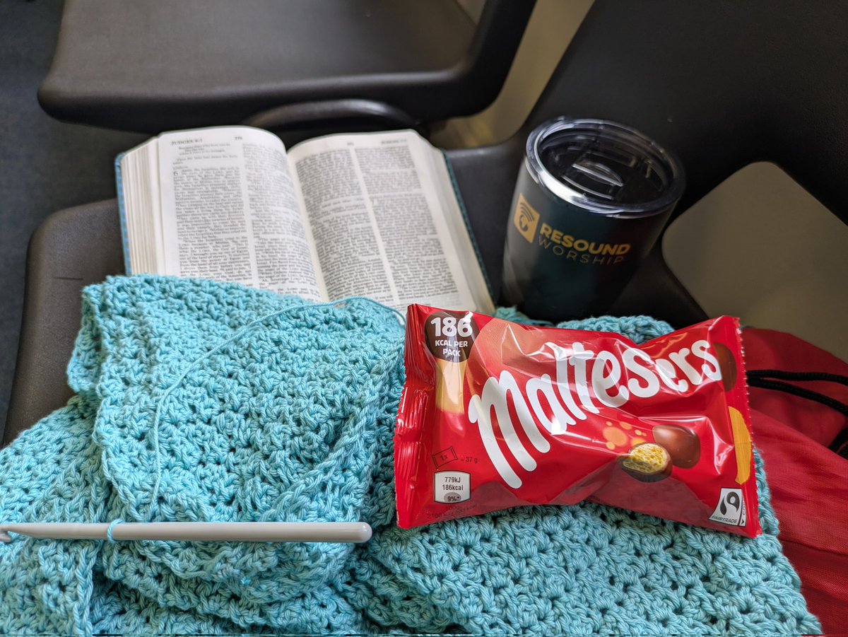 cadwedig's tweet photo. #100daysofhomeed Day 38: Exam #2. Different crochet project, different snack, same mug, same Bible, same God watching over him. Also, much less anxiety all round! https://t.co/rnuKpQ1sGP