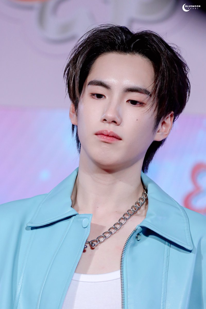 เป็นแก้ว เป็นแสง เป็นดวงใจของหม่ามี๊

#EversensexBUS
#PHUTATCHAI