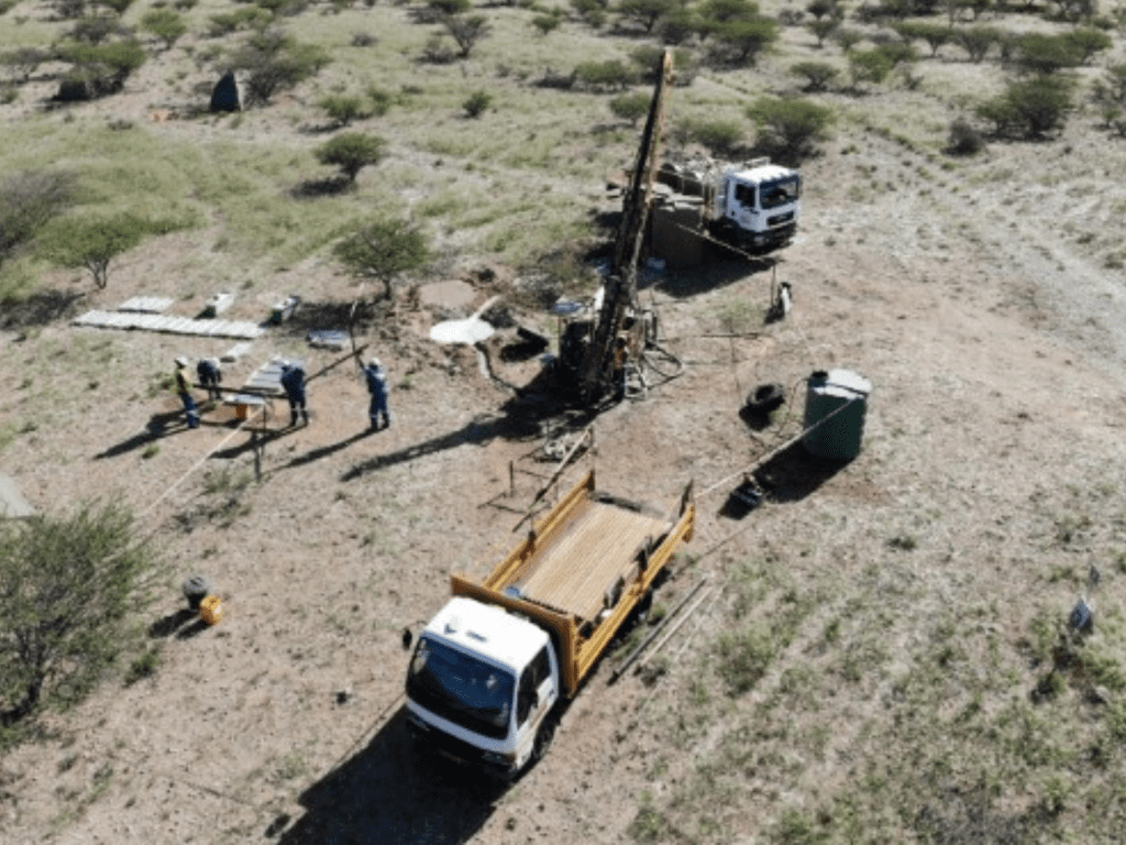 MiningReview's tweet photo. #WIAGold’s Scoping Study confirms a long-life open pit at Kokoseb in Namibia: 2.93 Moz gold, strong returns, and room for resource growth.

Read: https://t.co/4qItdm3UFx
 
#WiaGold #KokosebGoldProject #NamibiaMining #GoldResources #MiningInvestment #ScopingStudy https://t.co/1EB75HpaUu
