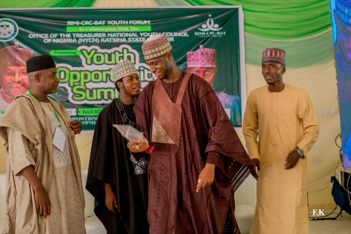 Aliyu22217296's tweet photo. All we need as youth is genuine support and honest advice to help us build the future we dream of. https://t.co/unZzlXBi7m