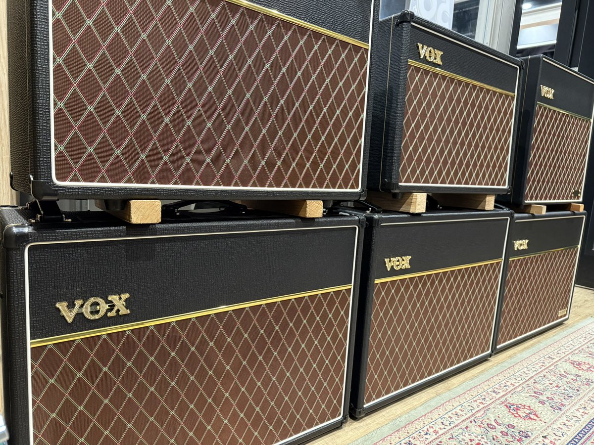 wpp_ikebe's tweet photo. 【#アンステ 名物🔥Combo AMP-WALL】
#Fender🇺🇸vs #VOX🇬🇧
俗に言う「アメリカンサウンド」と「ブリティッシュサウンド」。存分に比較してギターの相棒を見つけてください♪
#6L6 #6V6 #EL84 #ampstation 

ℹ️【https://t.co/OxIOmsaDsB】 https://t.co/zekDf5qVhE