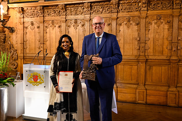 Meseret Hadush, Founder &amp; ED of Hiwyet, created a lifeline for women abandoned by national &amp; international systems, too often silenced &amp; blamed. 

Awarding her the Bremen Solidarity Prize honours the survivors whose voices she’s championed.

Congratulations <a href="/MeseretHadush/">ሕውየት</a>