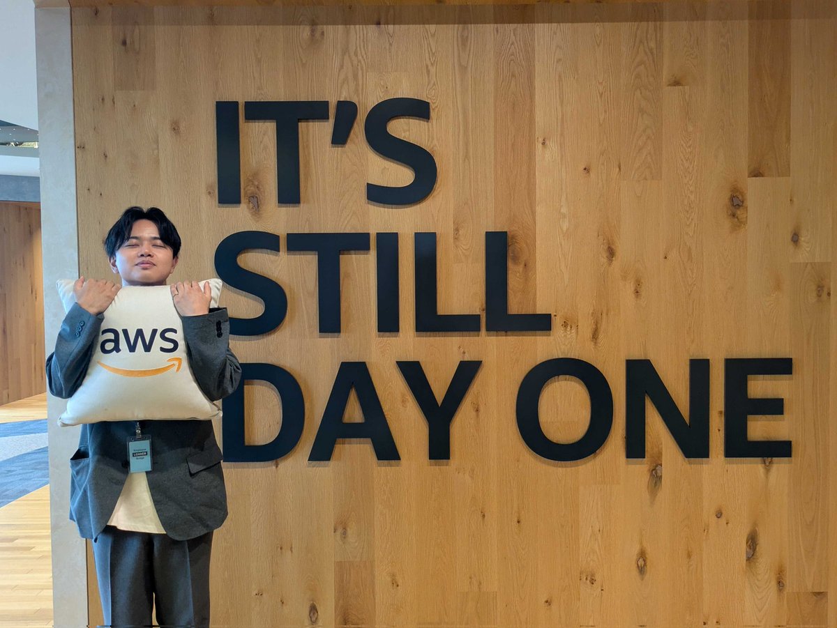 2720kzm1's tweet photo. 2025-10-01
Day 1, finally!!!
#insideamazon #amazon #aws #amazonjapan #awsjapan https://t.co/JAf8a7vckK