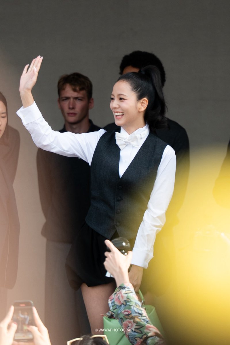 wawaawaaa_'s tweet photo. Jisoo สวยมากกกกก

DIOR PRINCESS JISOO AT PFW
#JISOOxDiorSS26 
#JISOOxDior #DiorSS26 #PFW @Dior https://t.co/y5SNR19eYQ