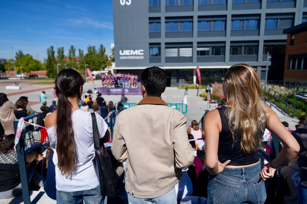 | 🏀 Somos Deporte| Un <a href="/UEMC/">UEMC</a> Baloncesto Valladolid más universitario que nunca se viste de largo en el Campus de la Universidad Europea Miguel de Cervantes.
➡️ hubs.la/Q03LHlr10