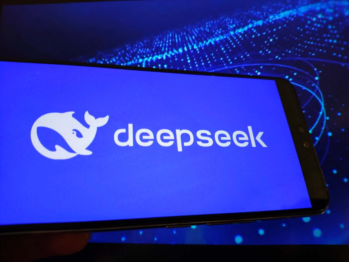 InteleModel's tweet image. DeepSeek’s sparse attention model reduces API expenses by ~50% for long-context tasks, enabling SMBs to manage large text data more affordably. #CostSavings #AI #SMB #Efficiency
techcrunch.com/2025/09/29/dee…