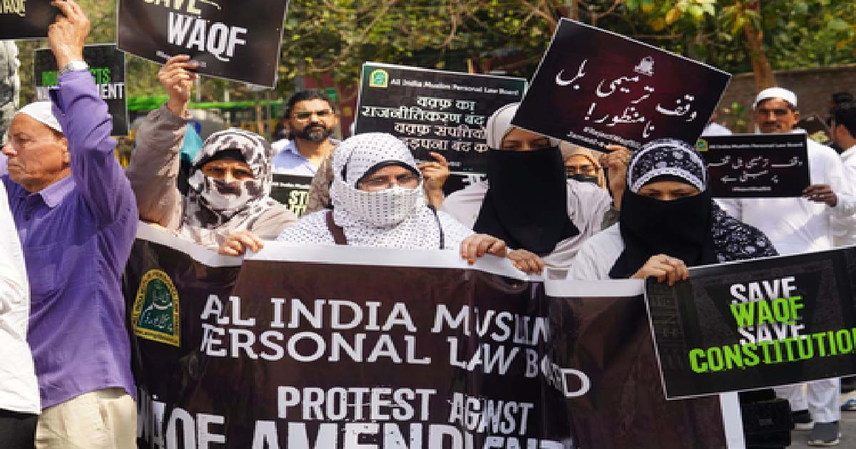 MumbaiPressNews's tweet image. वक्फ संशोधन अधिनियम के खिलाफ प्रस्तावित भारत बंद स्थगित, नई तारीख का ऐलान जल्द

hindi.mumbaipress.com/bharat-bandh-p…

#WaqfBill #BharatBandh #NewsUpdate #mumbaipress #mumbairaabta