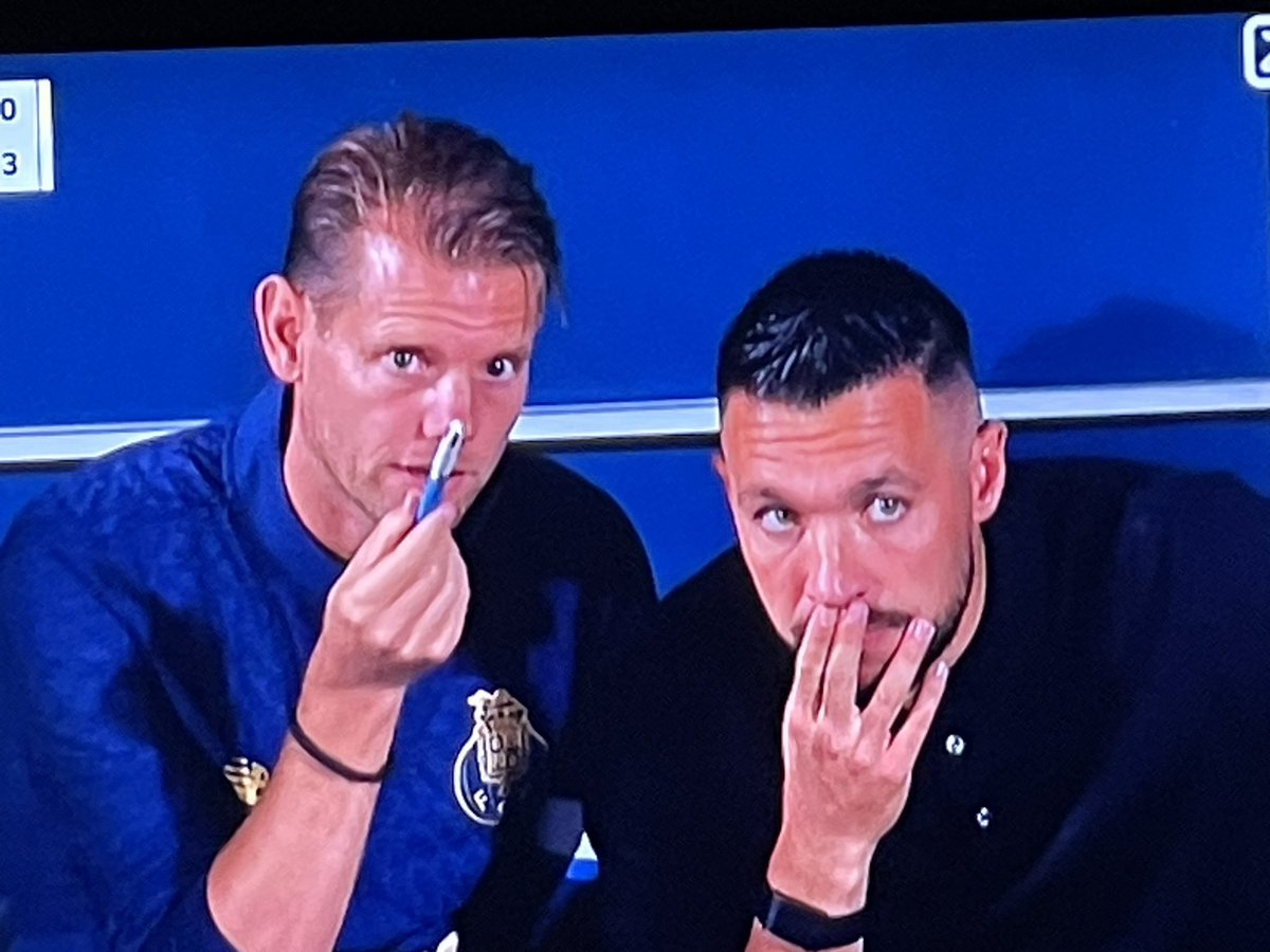 PhotoElmer's tweet photo. @pakschaalpodcas @Freek_JansenVI @arcinho Zou Dave Vos los te weken zijn van Farioli (ball) ? Zou hij terug de slangenkuil in willen? https://t.co/6m9yxRuPjZ