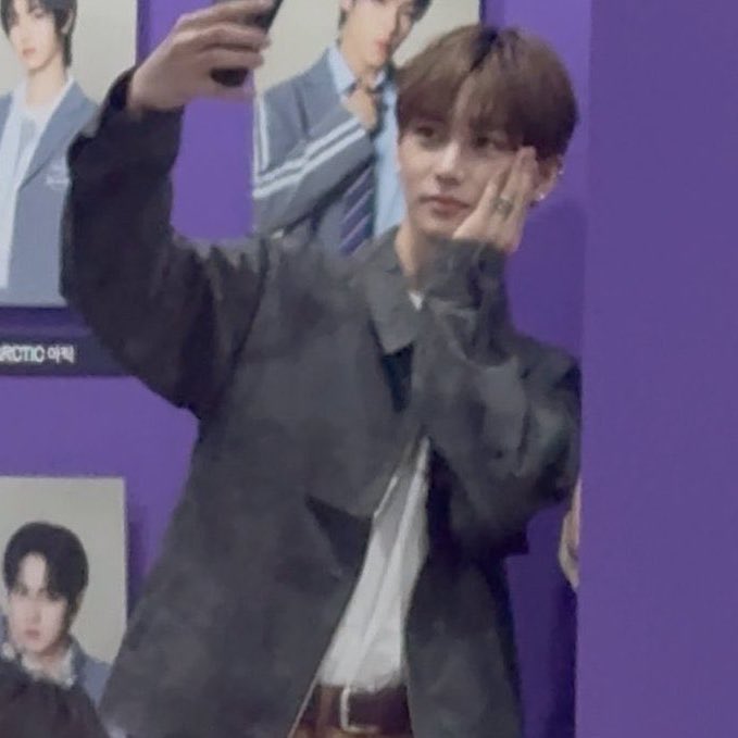 dearzhouanxin's tweet image. 조우안신 셀카 내놔