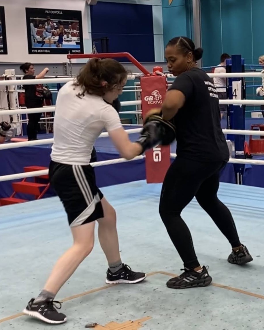 _UKCoaching's tweet photo. 🥊Michelle Nelson is transforming lives in Luton 

She’s creating safe spaces, tackling youth crime &amp; breaking barriers in a male-dominated sport

📉 With female coaching numbers falling, her story matters more than ever

Read her full journey 👇
https://t.co/9hDldVkNPR https://t.co/G8myVX7raL