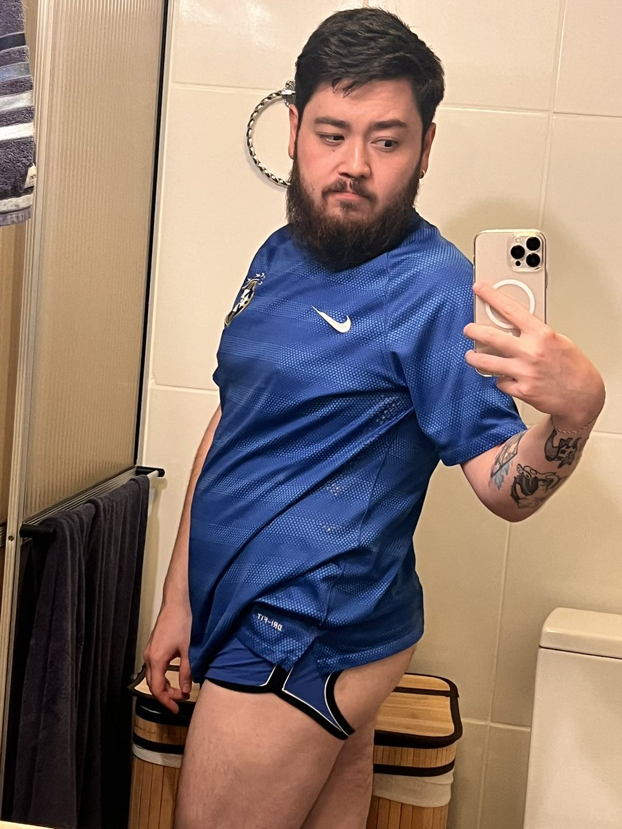 Loved matching the shirt with the jockstrap 🥵

#bear #gaybear #chudai #scruff