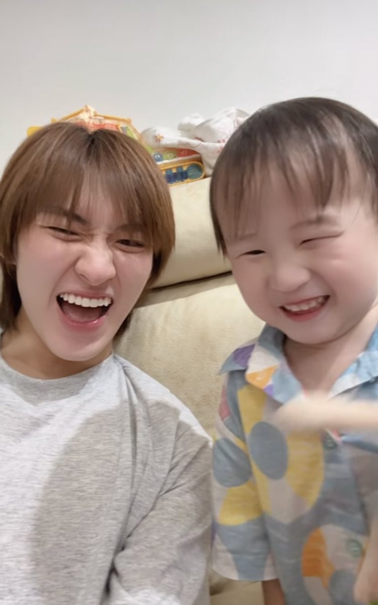 Candy_sweet_222's tweet photo. คนไหนคือฮาเป้อตัวจริง เหมือนกันจนนึกว่าแฝด5555555

#kongjiro @kongjiro_ https://t.co/RbsOti611d