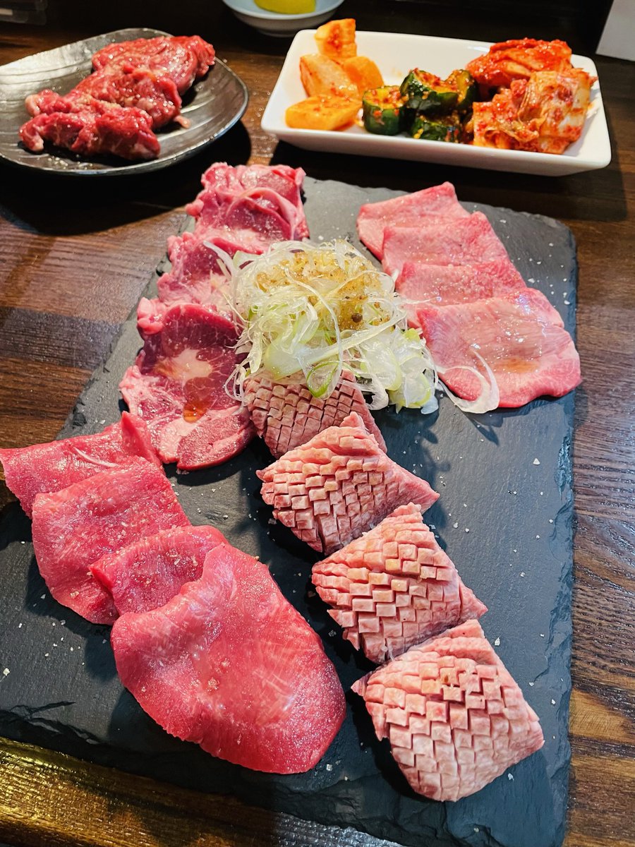 yk_mg18's tweet photo. 📍瓢箪山【焼肉 結】外食1260回目

このタン盛り4種で¥3300は嬉しすぎる
やっぱ東大阪いい https://t.co/sKdkg78hqy