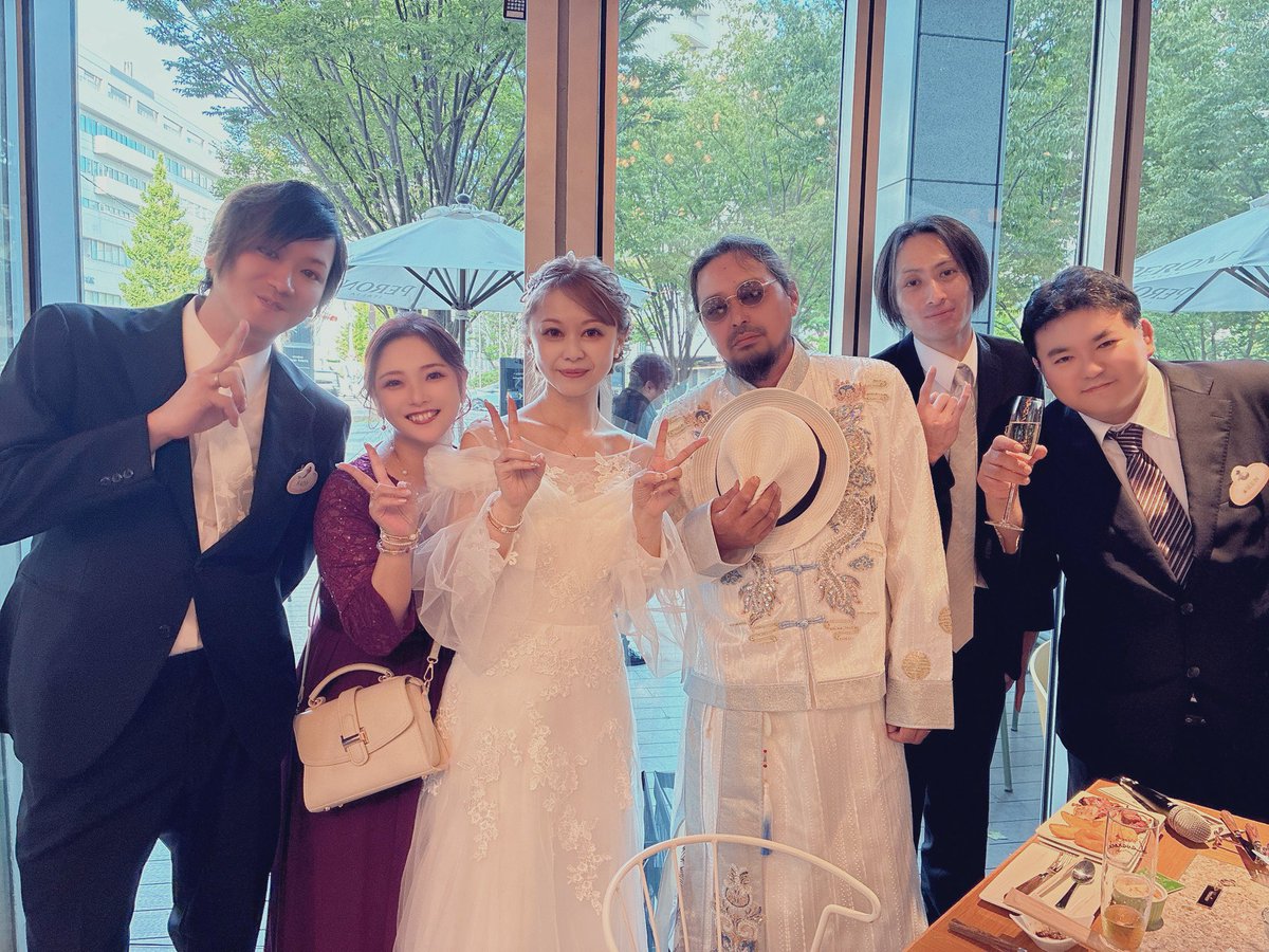 cxtxtxxx's tweet photo. 先日は私たちのwedding partyにお越しいただき、本当にありがとうございました💒💐.*.ﾟ

1日があまりにもあっという間でした🕊️

そして今までの人生で1番楽しかった日でした🤝💞

大切な人同士が笑い合ってるって
本当にしあわせなこと🍀*゜

ずっとずっとこれからも
大切にさせて下さい🌼*ﾟ https://t.co/HYLT3kmEZd