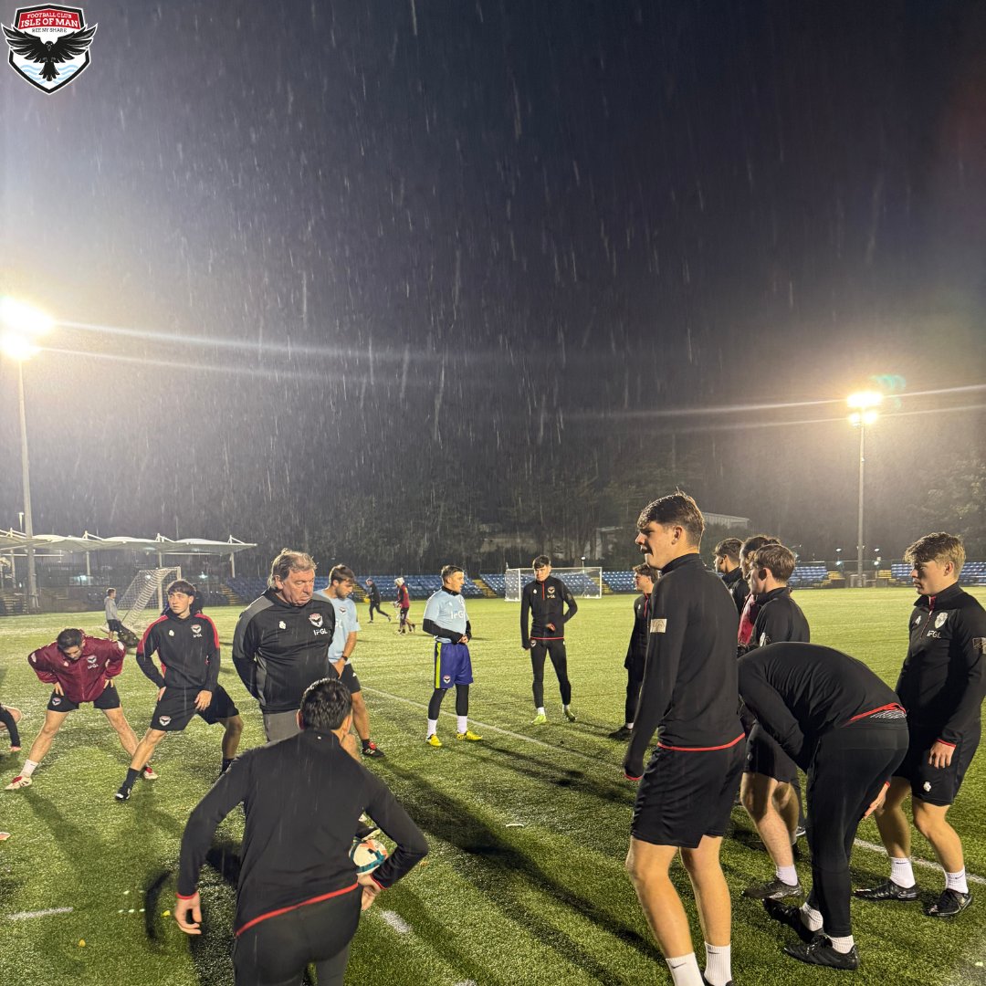 Caretaker boss Rick Holden took charge of training for the first time last night ahead of Saturday's game as we welcome <a href="/barlickfc/">Barnoldswick Town FC</a>  to the Bowl