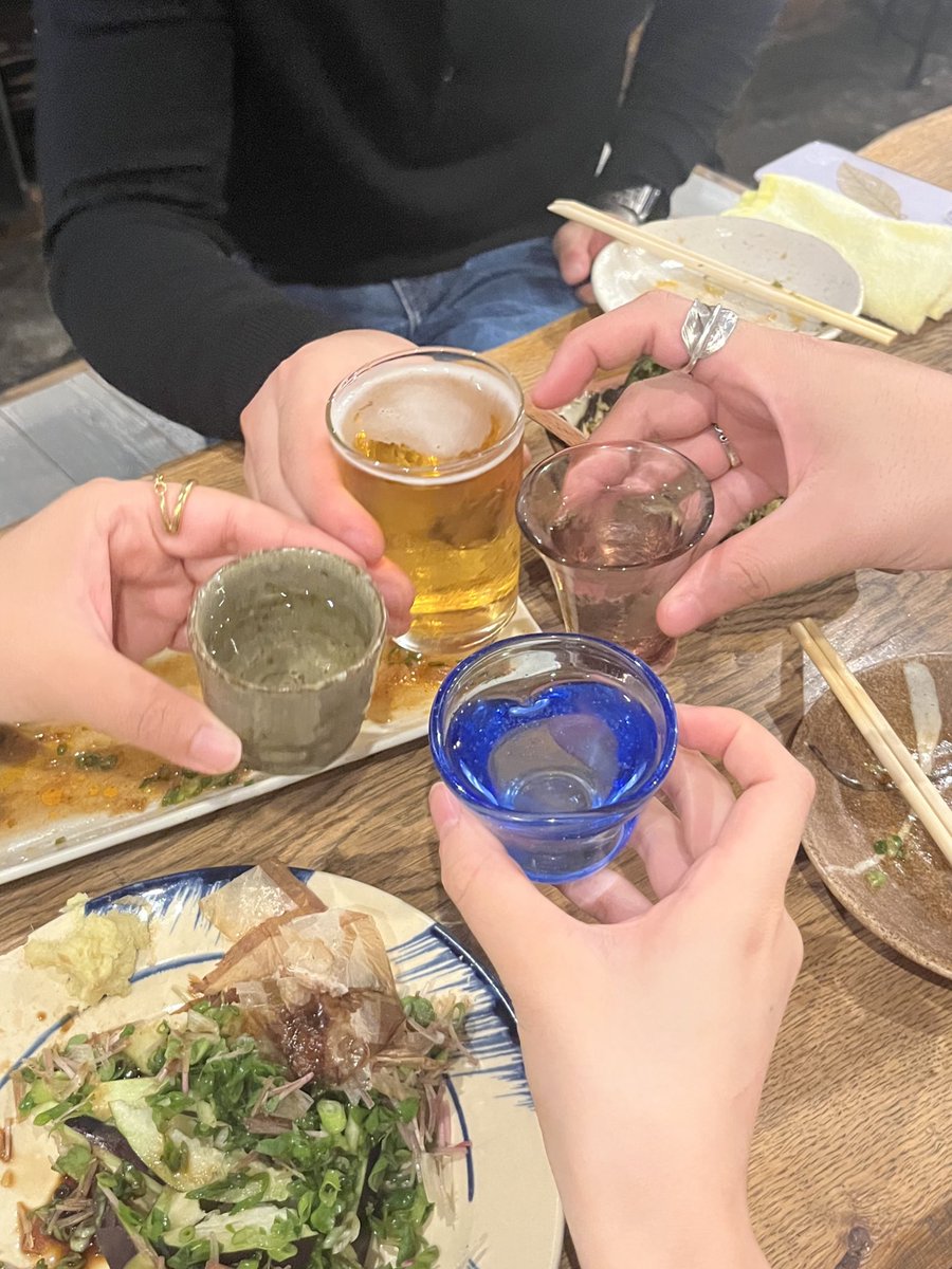 yappi____c's tweet image. 中学の同級生と思い出話に花を咲かせながら🍻♡