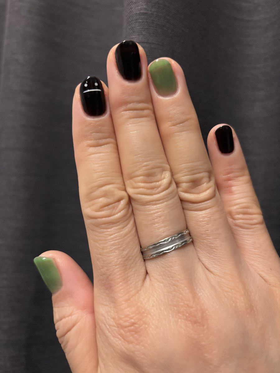 Balius2ZR7SJuke's tweet photo. 4週間ぶりにネイル 💅行ってきた
テーマ:フライイング😆ハロウィン👻
公式アカウントのこのポストに影響されて🤩
モンスター風に緑🟩といつもの黒⬛️
#ShadowMonster かわいい☺️
#Graniph #BeautifulShadow
#ジェルネイル https://t.co/amngDCCGWI